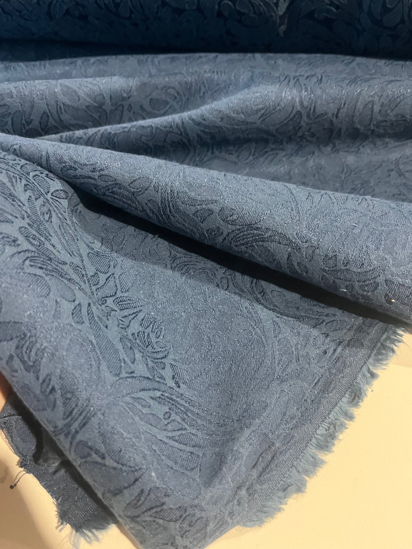 GASPARD 005 cotton stretch jacquard indigo roses