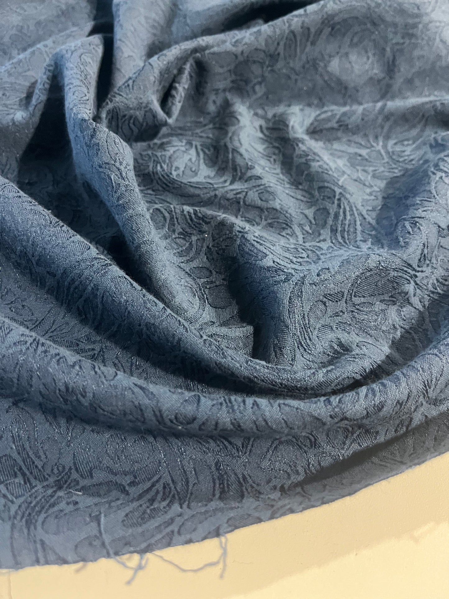 GASPARD 005 cotton stretch jacquard indigo roses