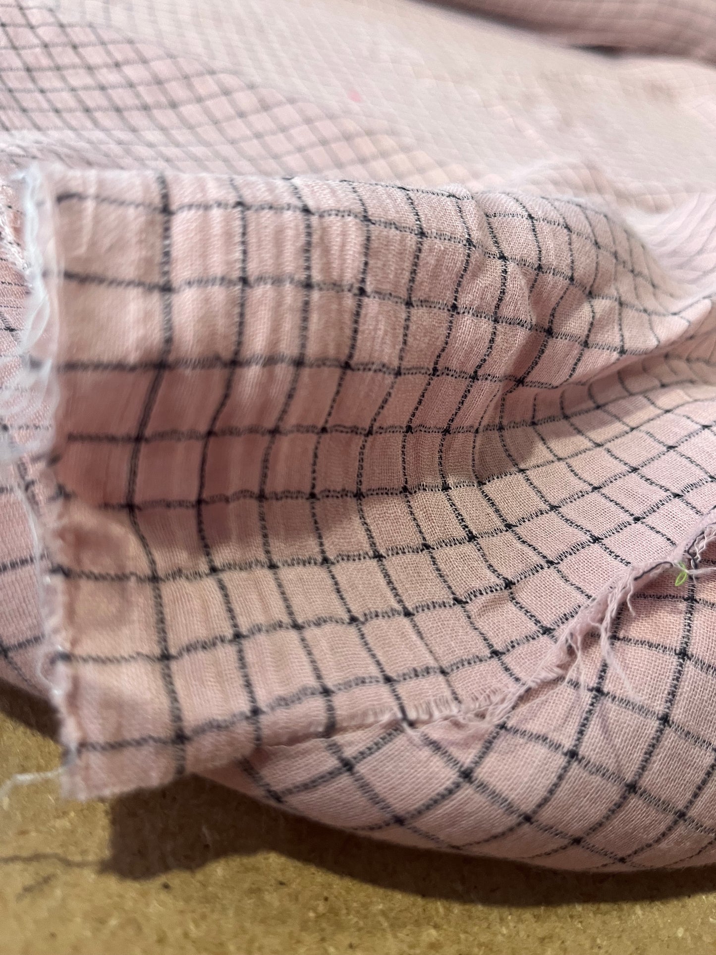 B02 cotton check soft pink