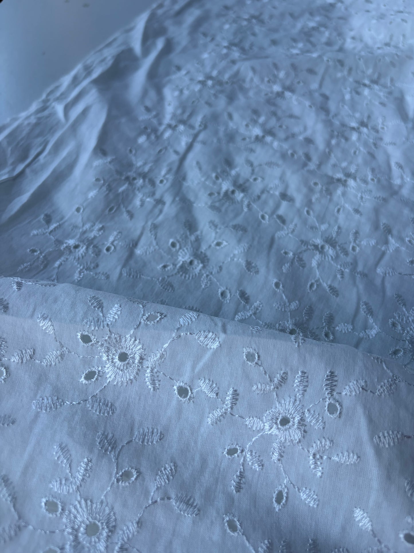 MARGE 012 broderie Anglaise white