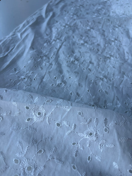 MARGE 012 broderie Anglaise white