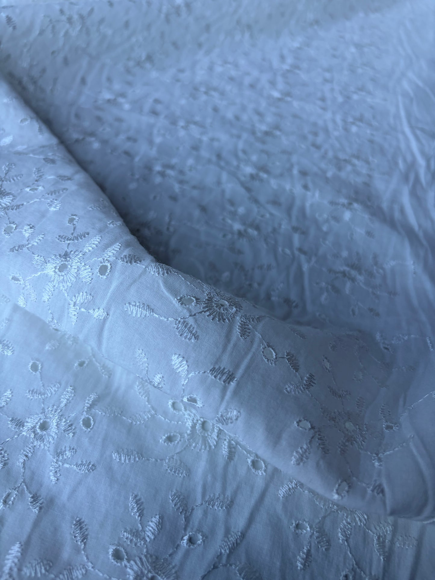 MARGE 012 broderie Anglaise white
