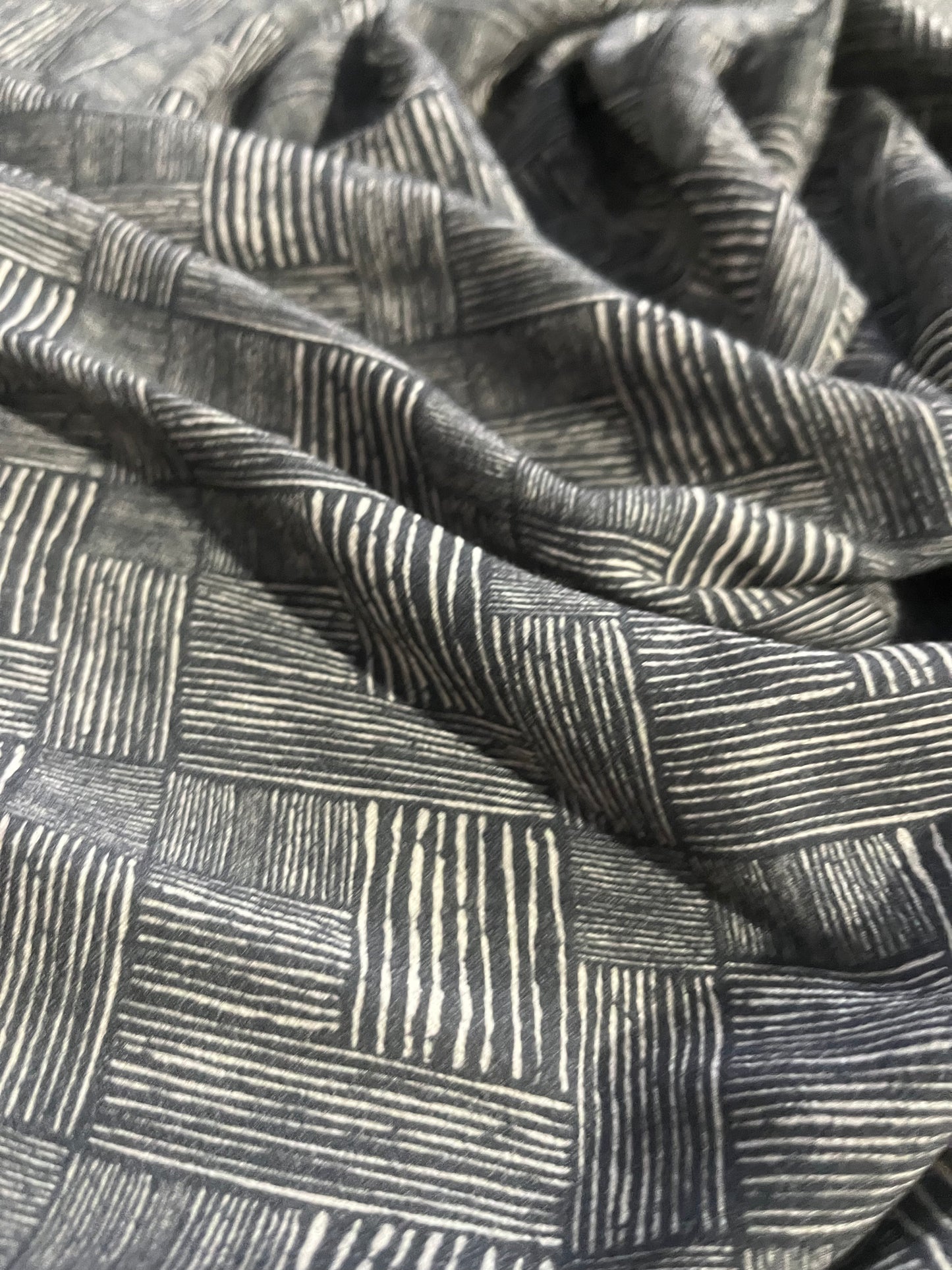 GASPARD 012 viscose crêpe imperfect lines