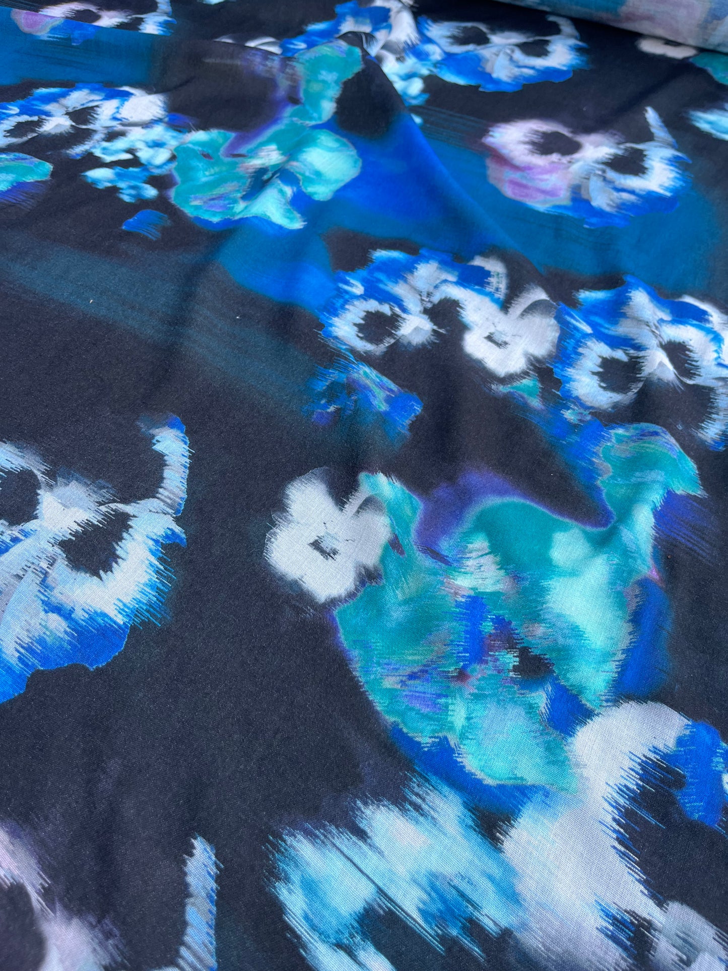LC POPOL 019 gaze viscose/wool tie-dye flowers