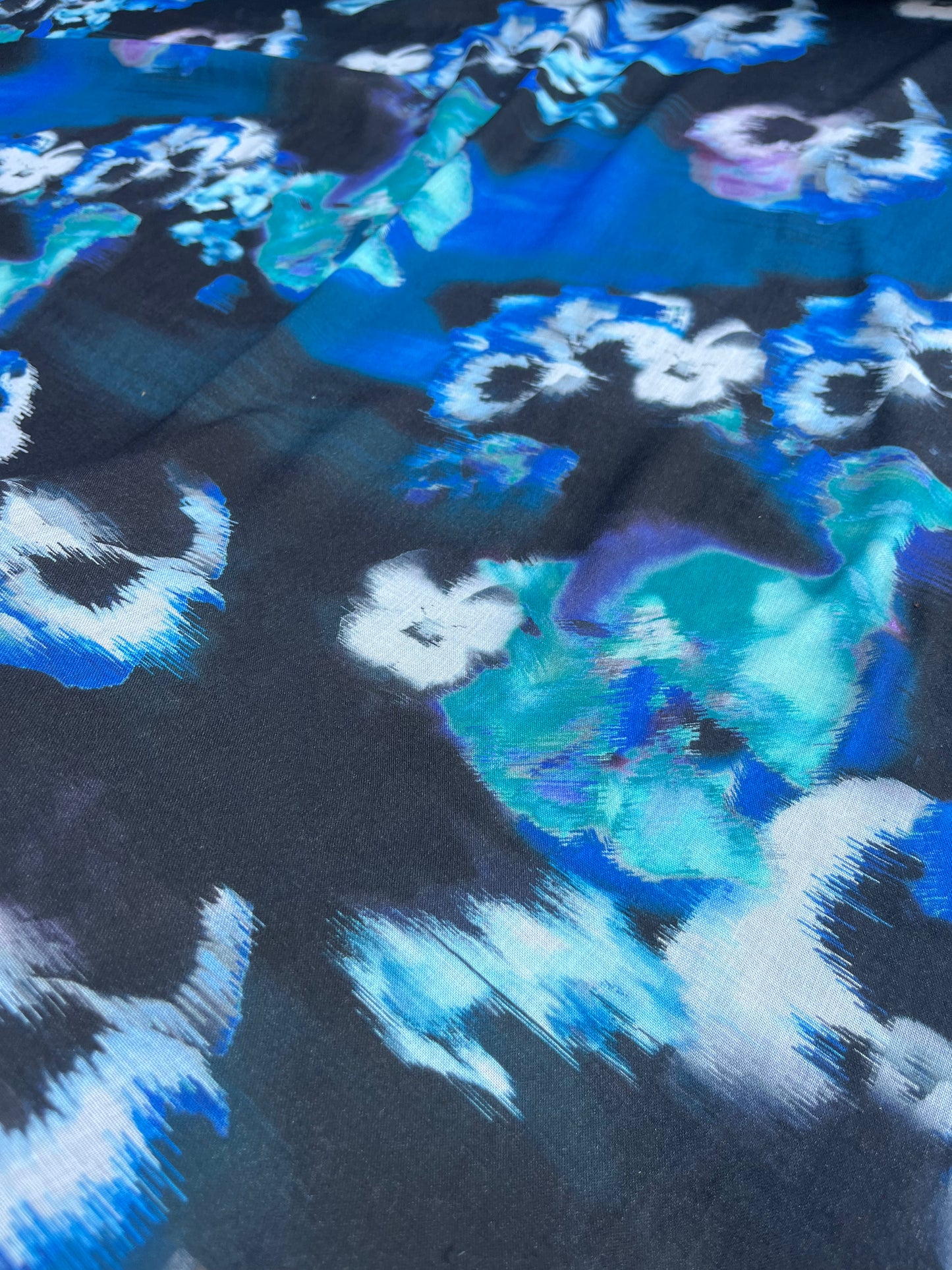 LC POPOL 019 gaze viscose/wool tie-dye flowers