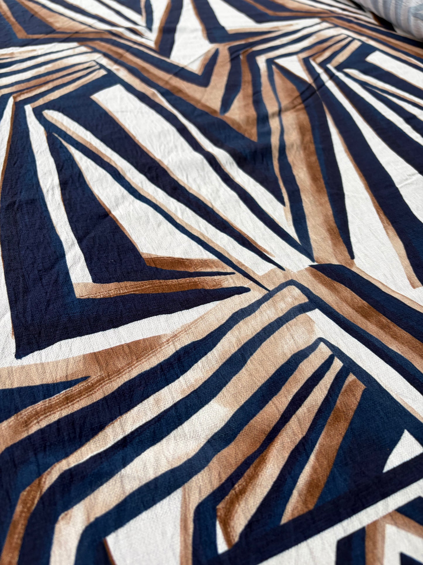 LULU 001 double border zig-zag print