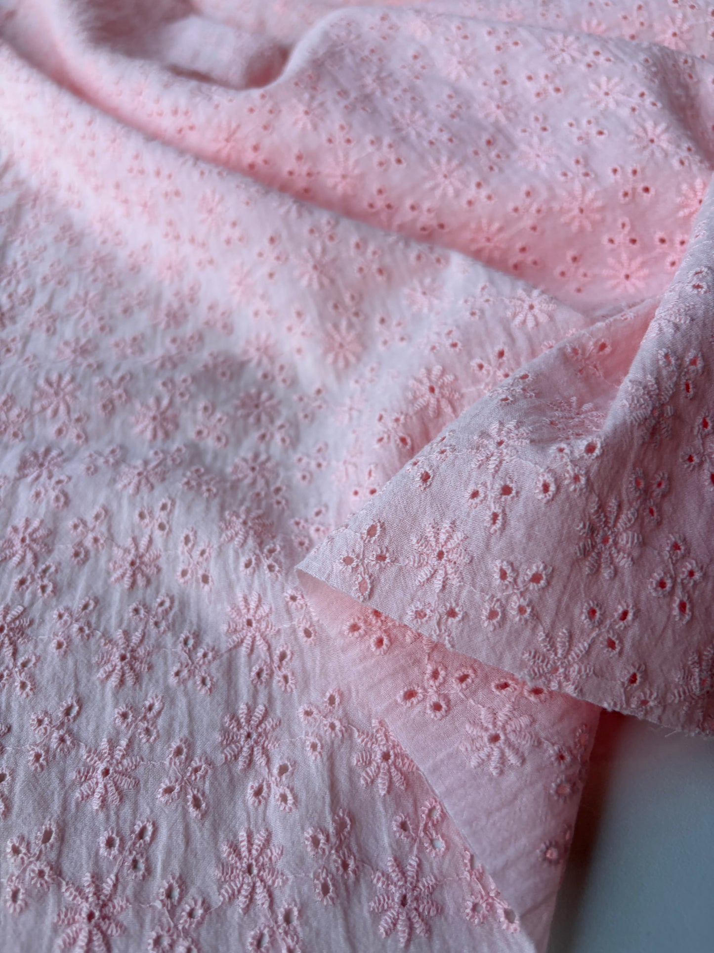 MARGE 017 broderie Anglaise dusty pink