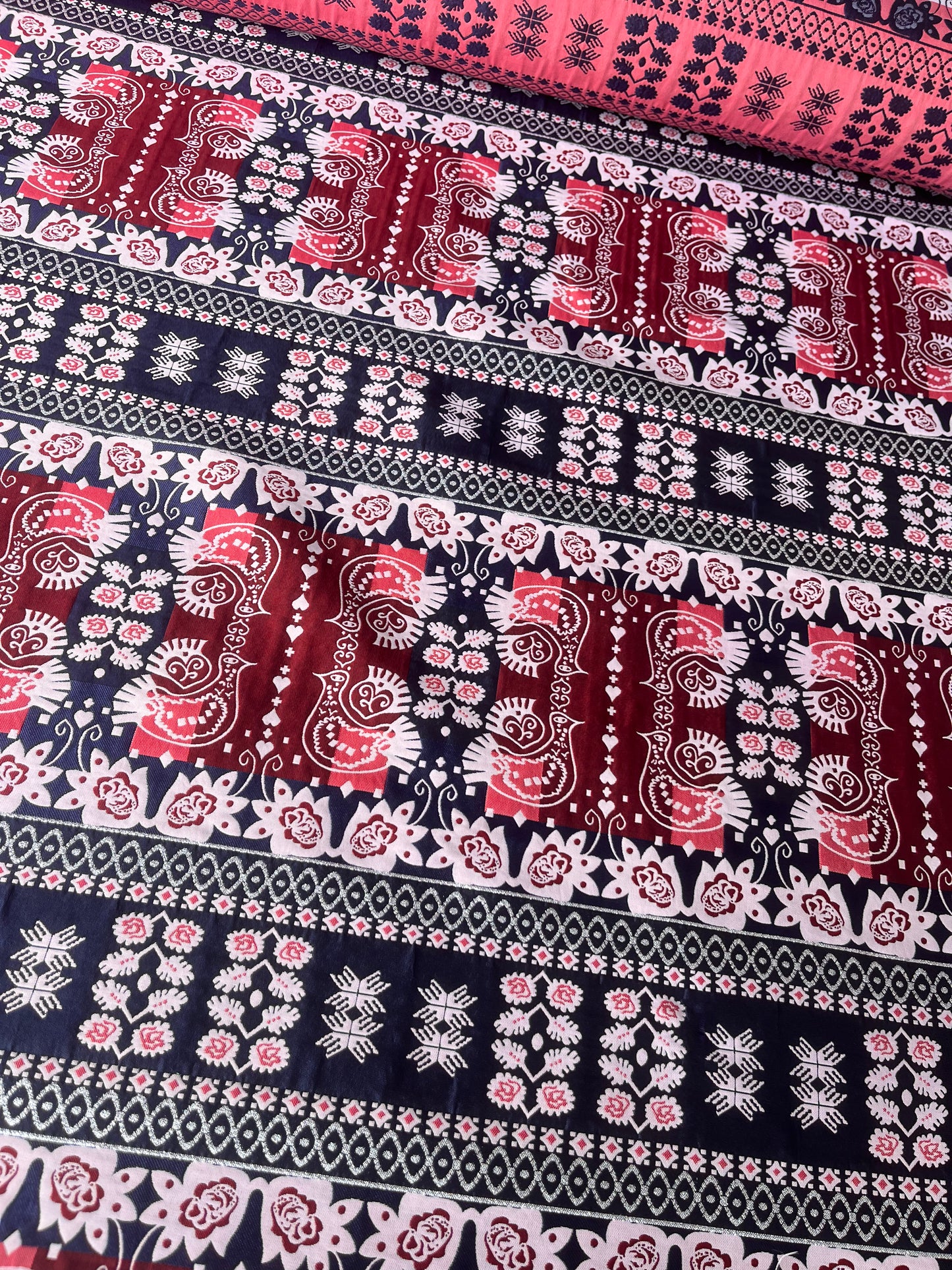 CELESTIN 027 shiny jacquard patchwork red/navy/silver
