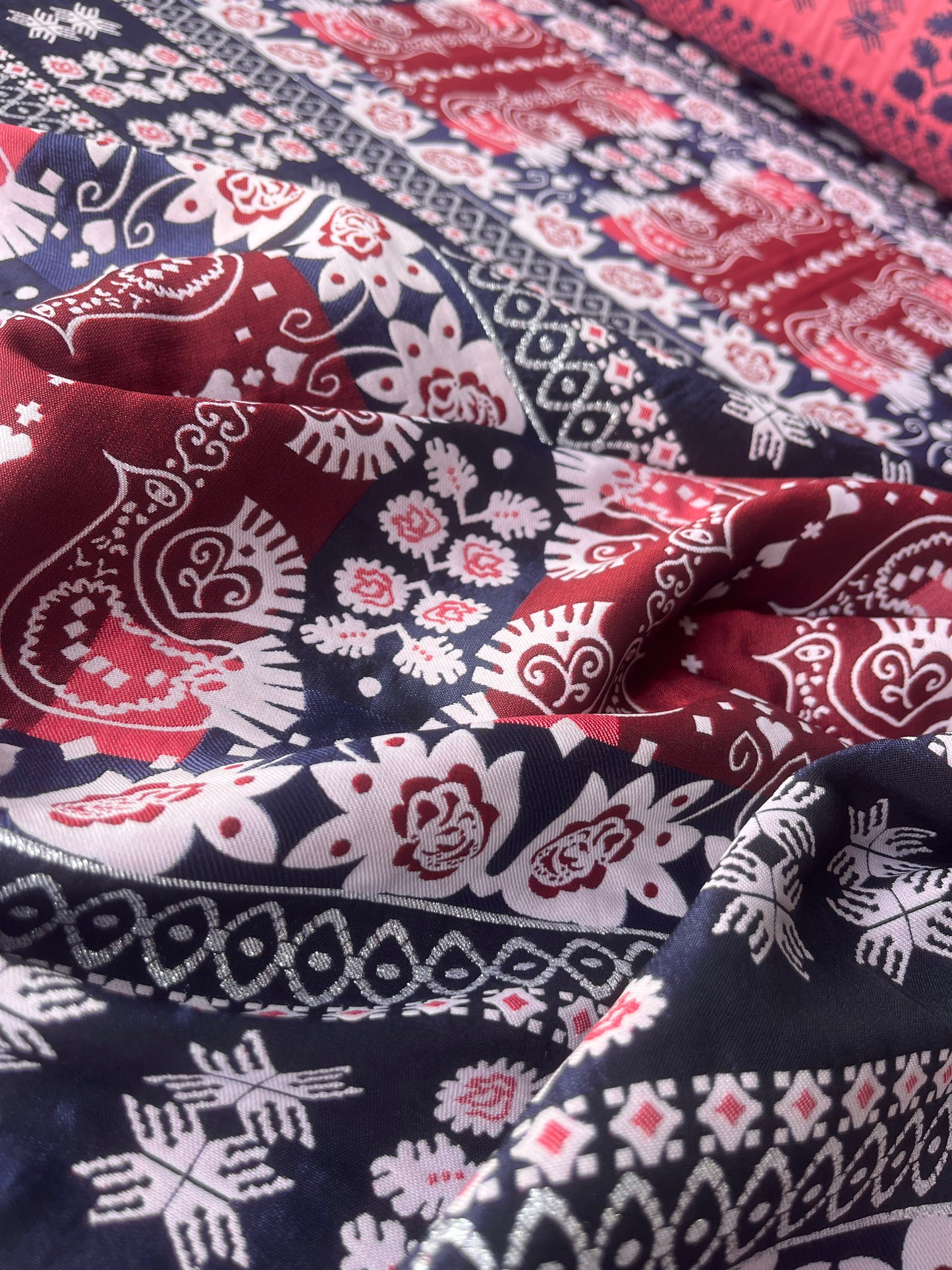 CELESTIN 027 shiny jacquard patchwork red/navy/silver