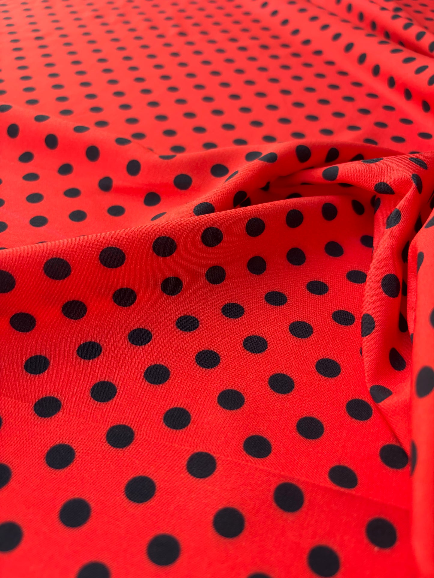 MARGE 029 viscose red/black polkadots