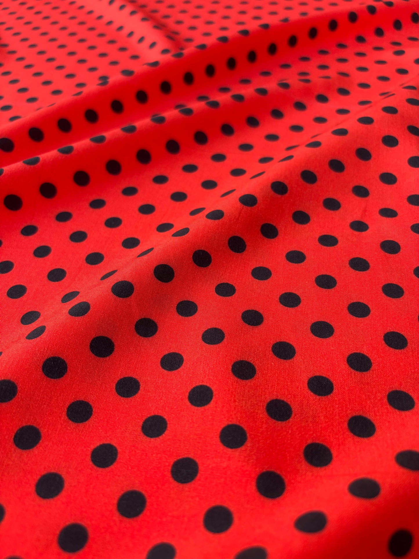 MARGE 029 viscose red/black polkadots