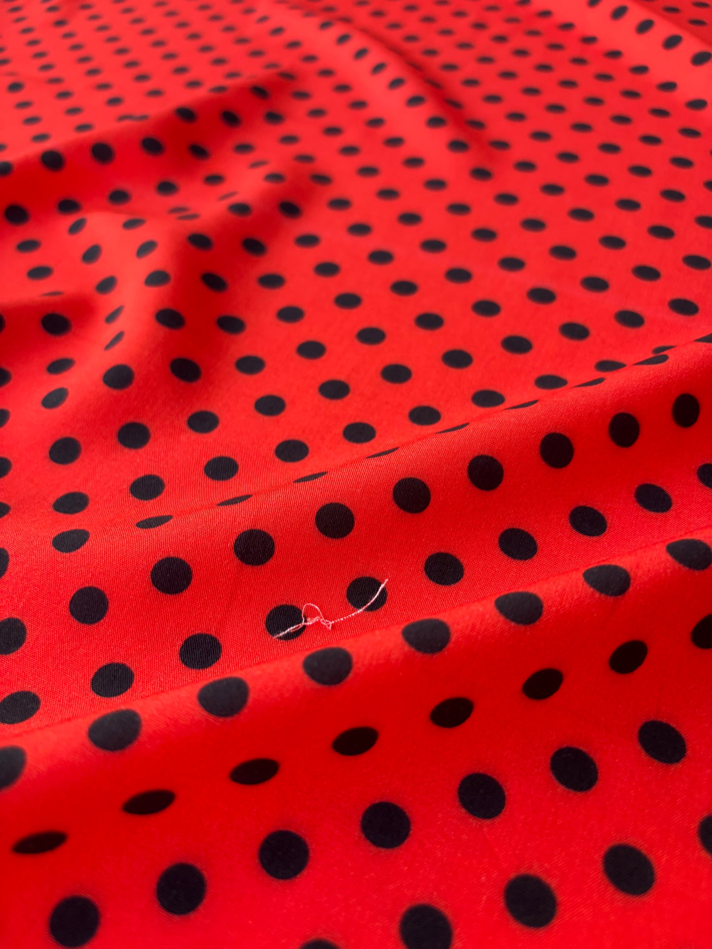 MARGE 029 viscose red/black polkadots
