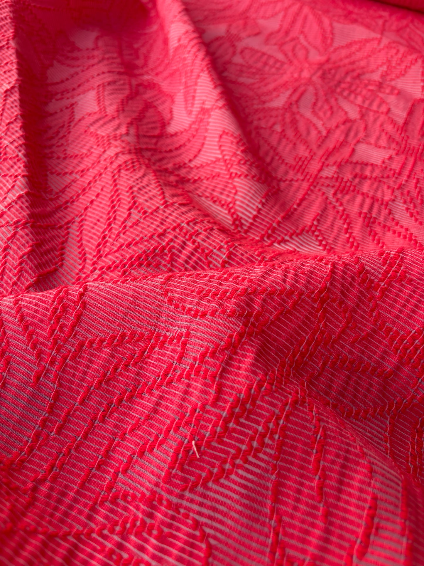 MARGE 030 cotton dévoré fabric red