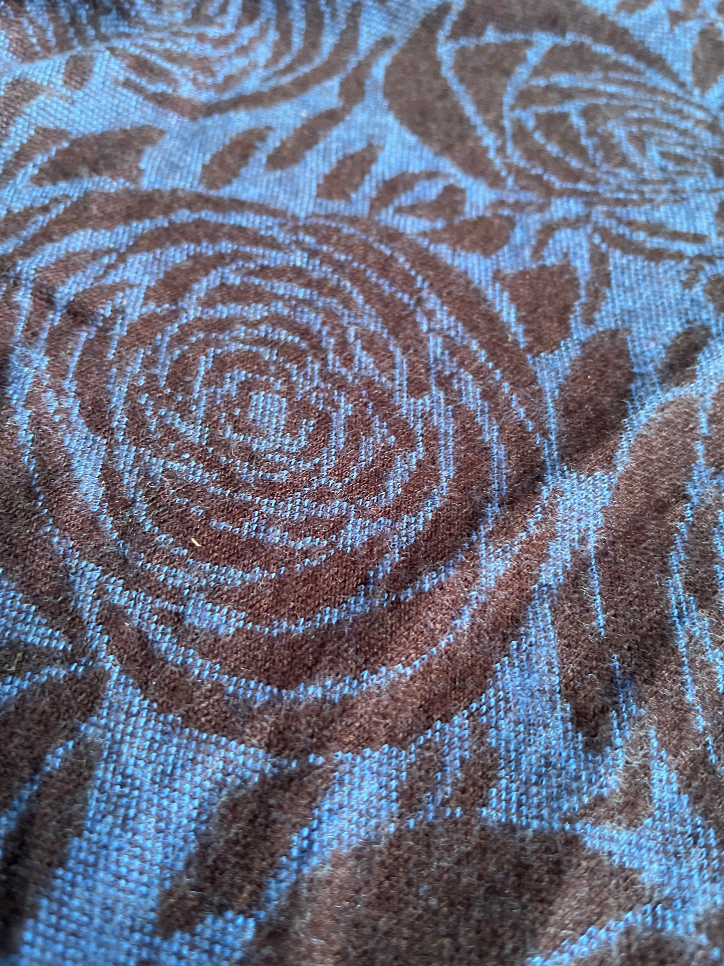 P003 Jersey jacquard blue/black roses