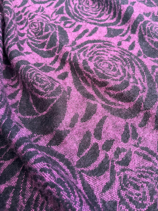 P003 Jersey jacquard pink/black roses