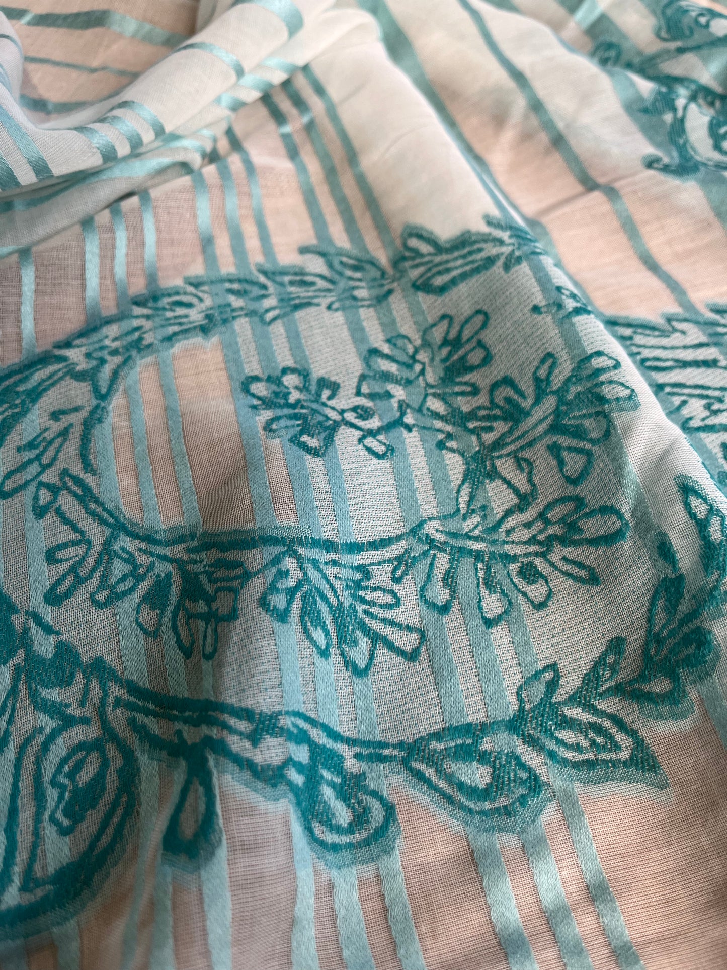 G01 can 402 silk voile with stripes