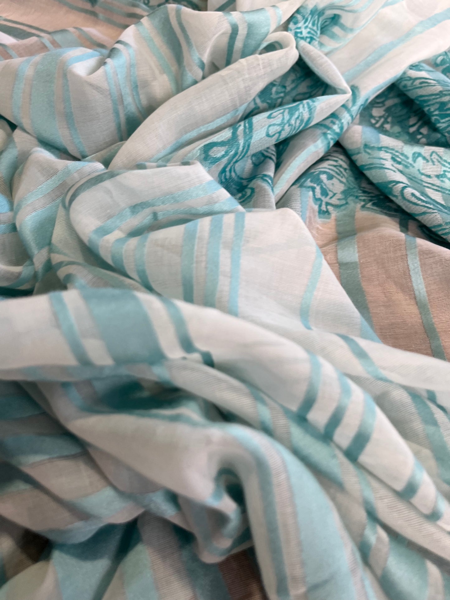 G01 can 402 silk voile with stripes