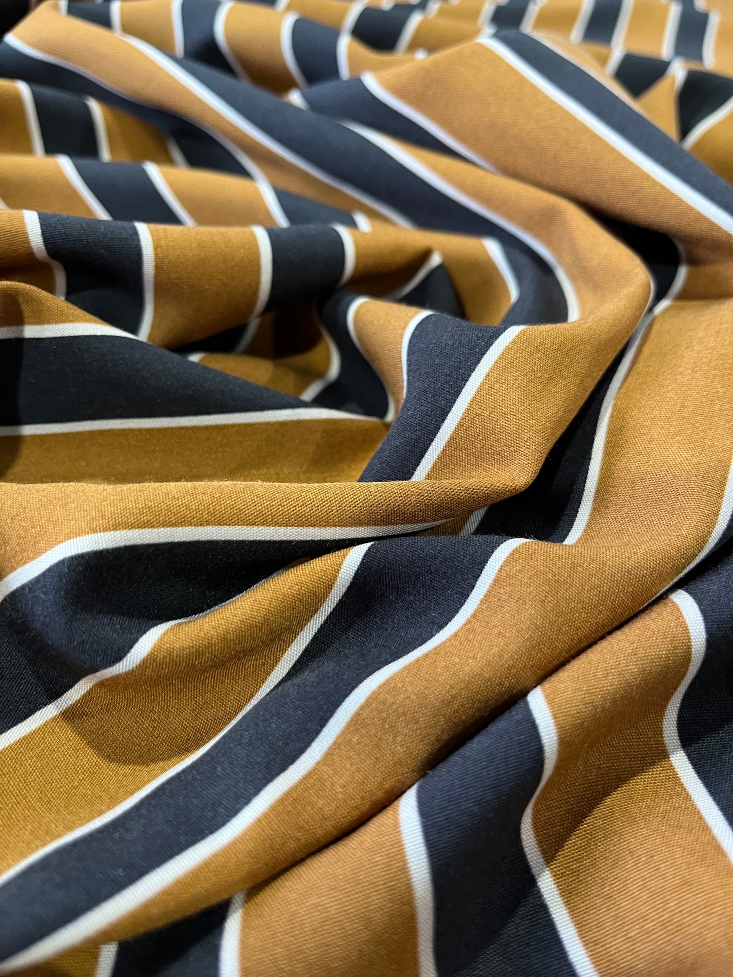 D02 BRUNICO 005 satin viscose with stripes
