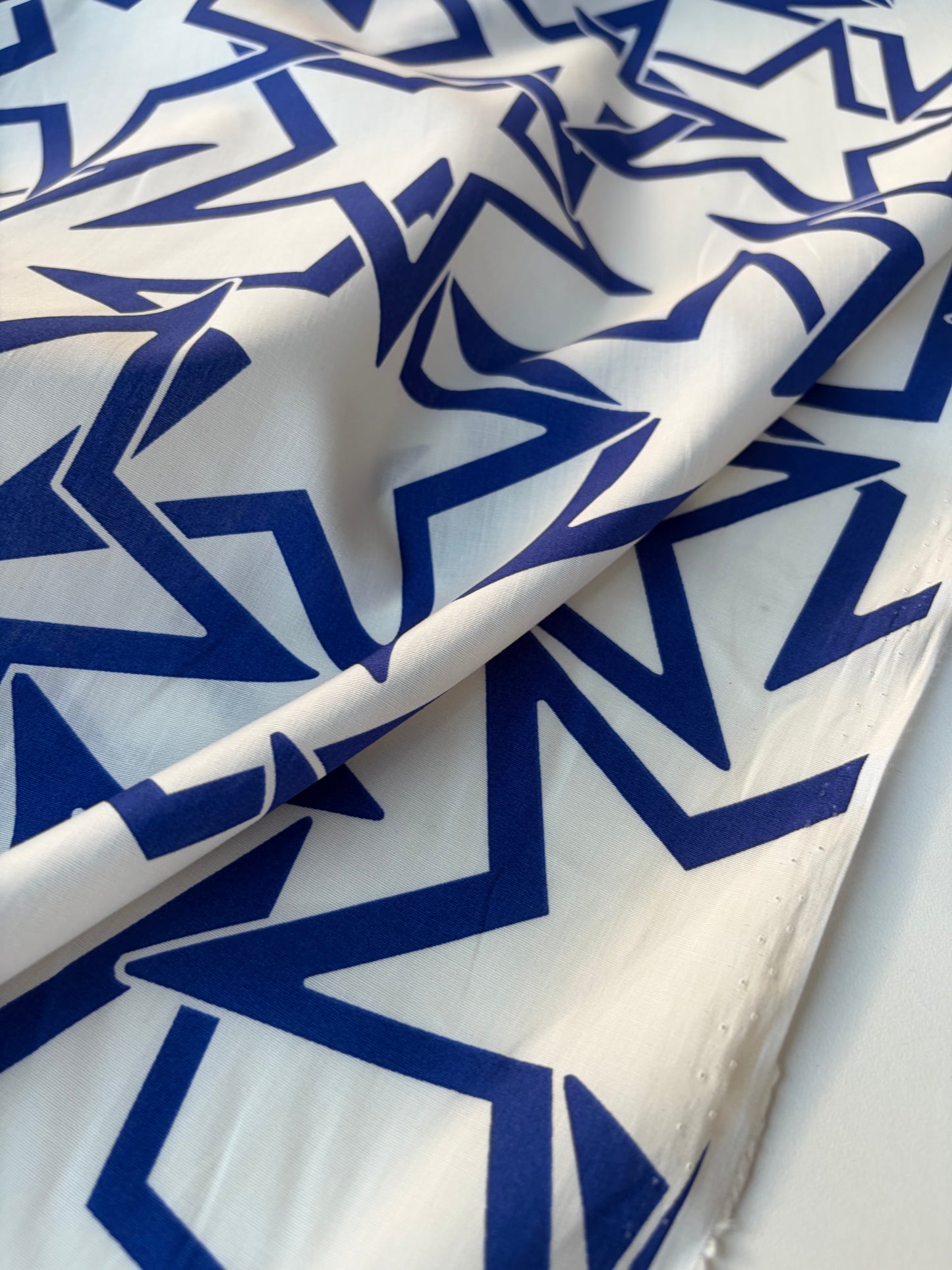 MARGE 036 cotton voile electric blue stars