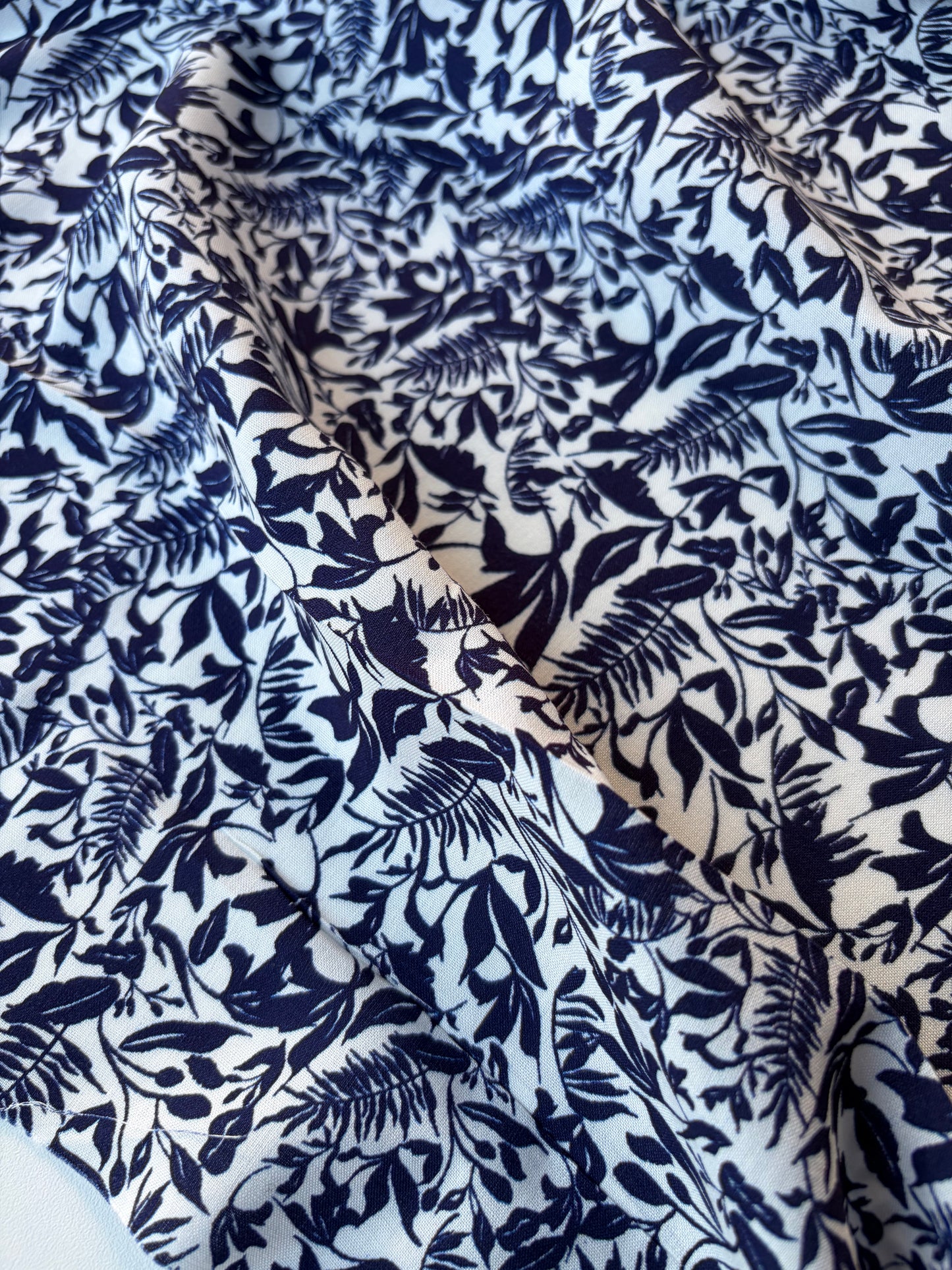 MARGE 037 viscose with small navy flowers