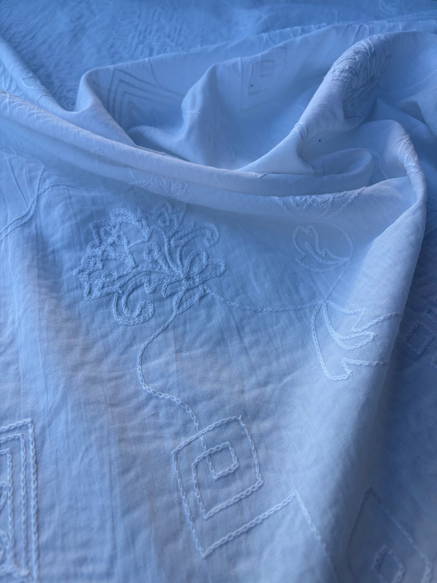 MARGE 037 broderie Anglaise white