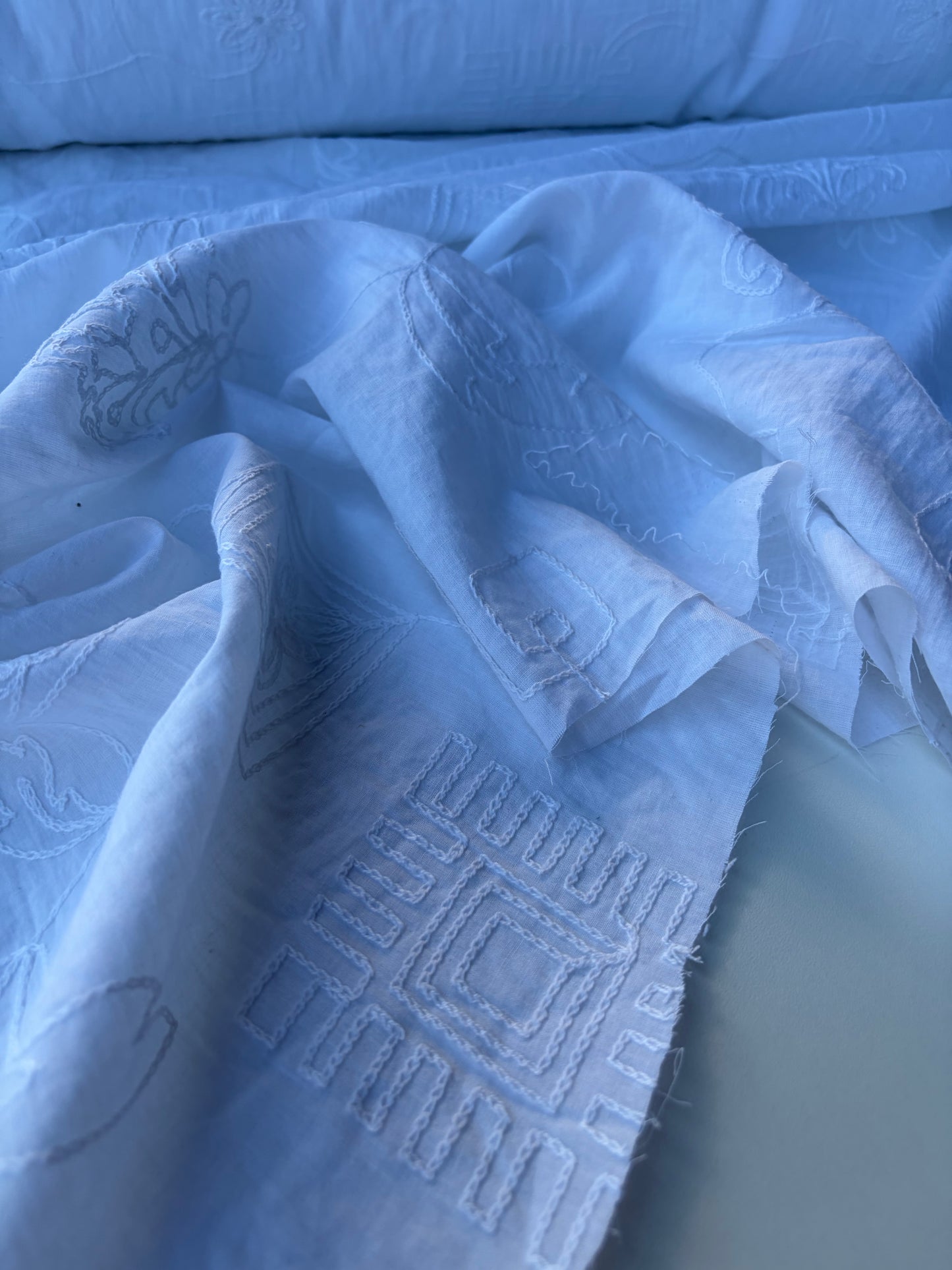 MARGE 037 broderie Anglaise white