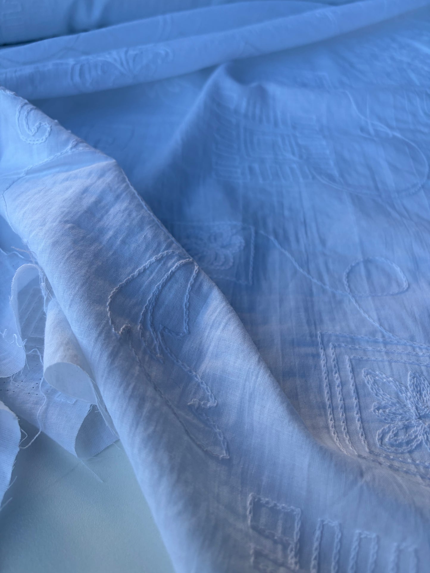 MARGE 037 broderie Anglaise white
