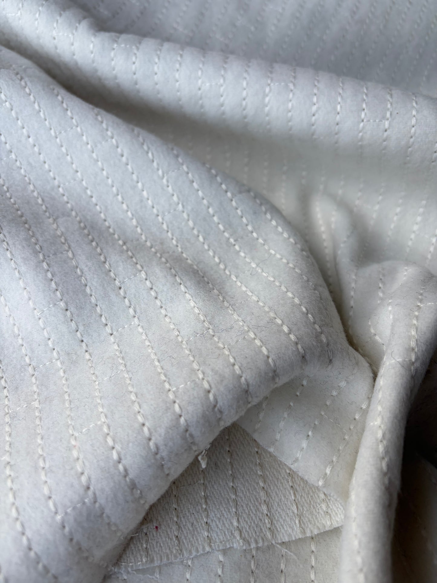 MORTY 001 white wool fleece