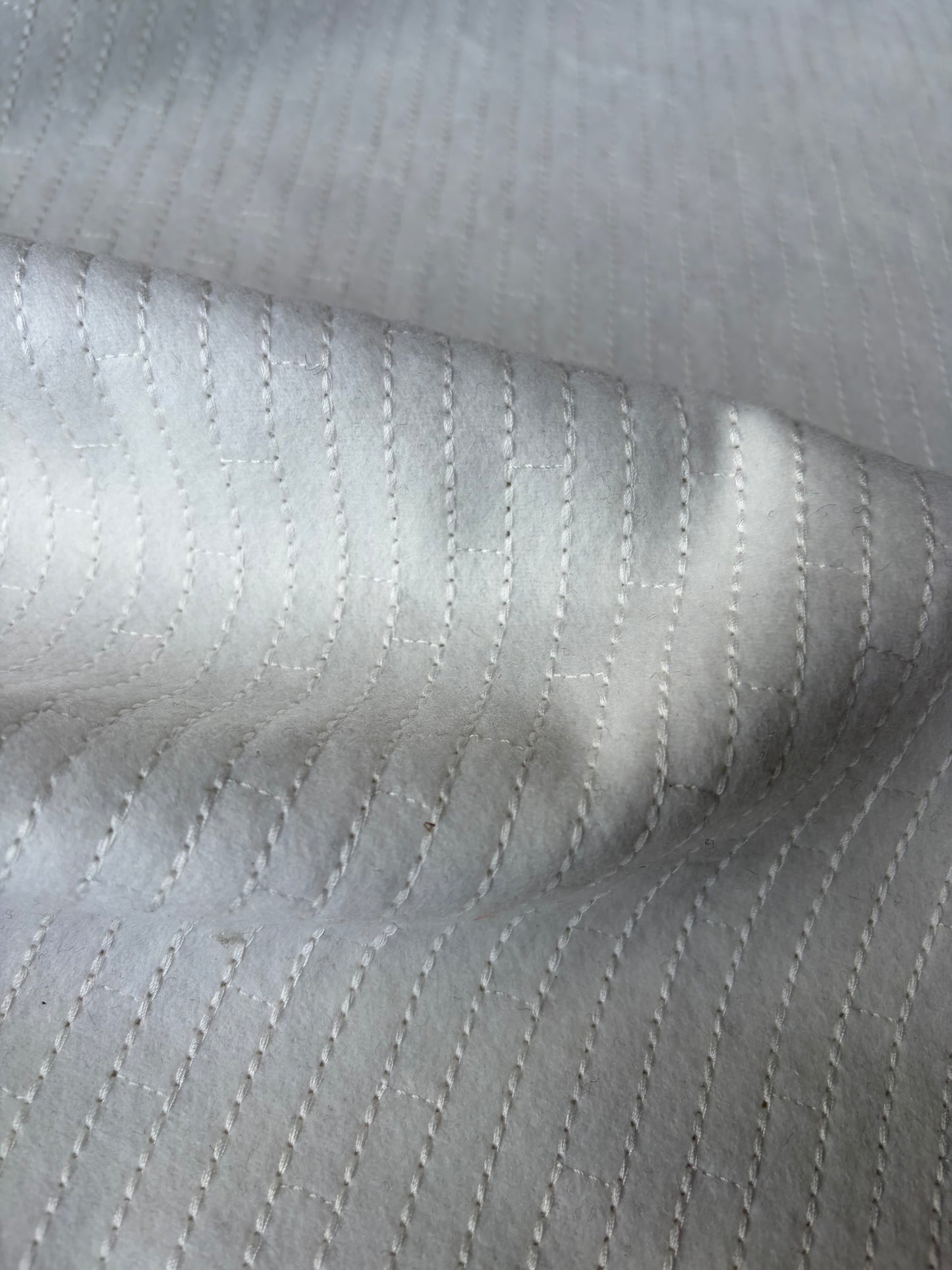 MORTY 001 white wool fleece