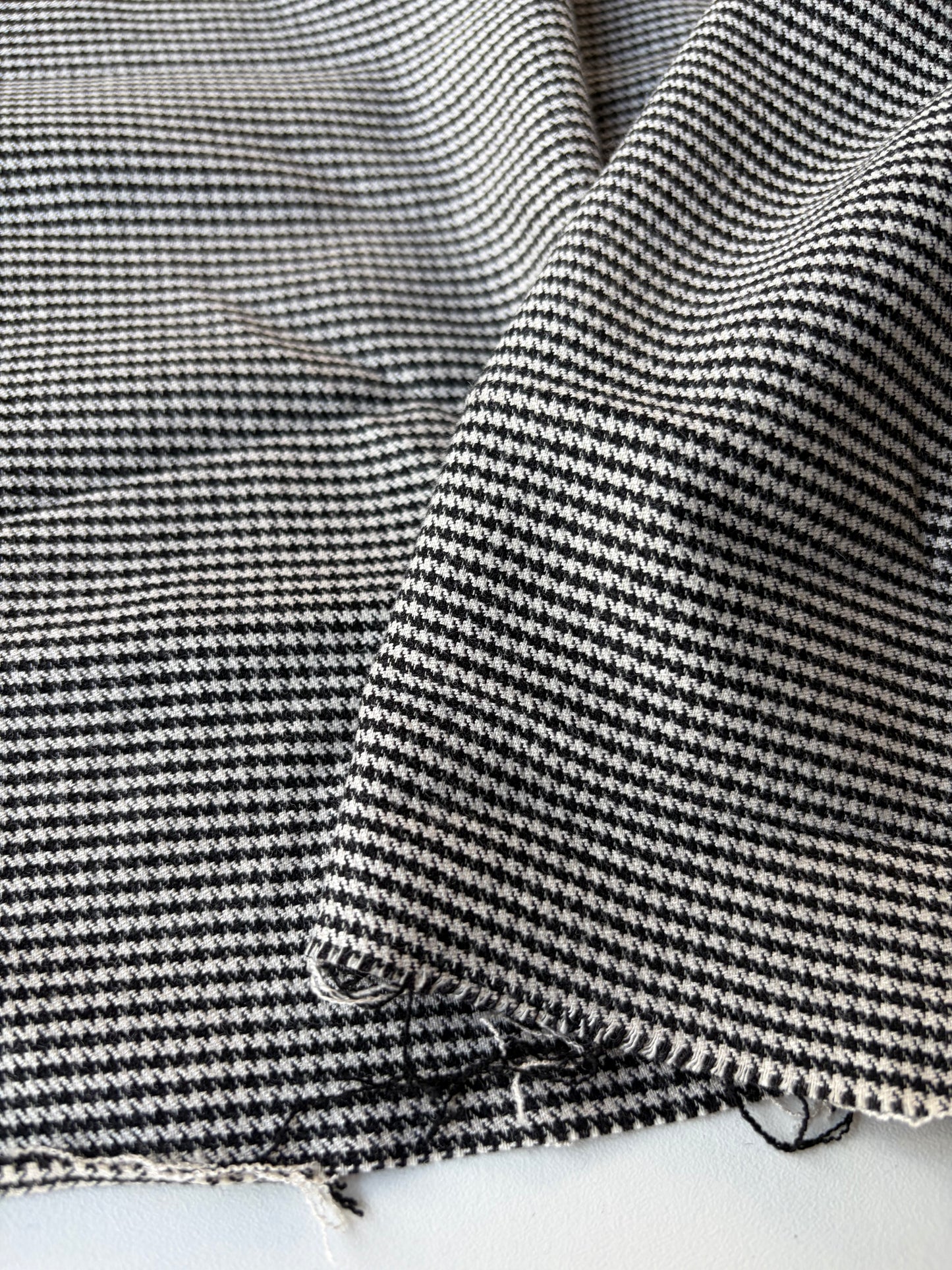 MORTY 010 black/white pied de poule stretch with wool