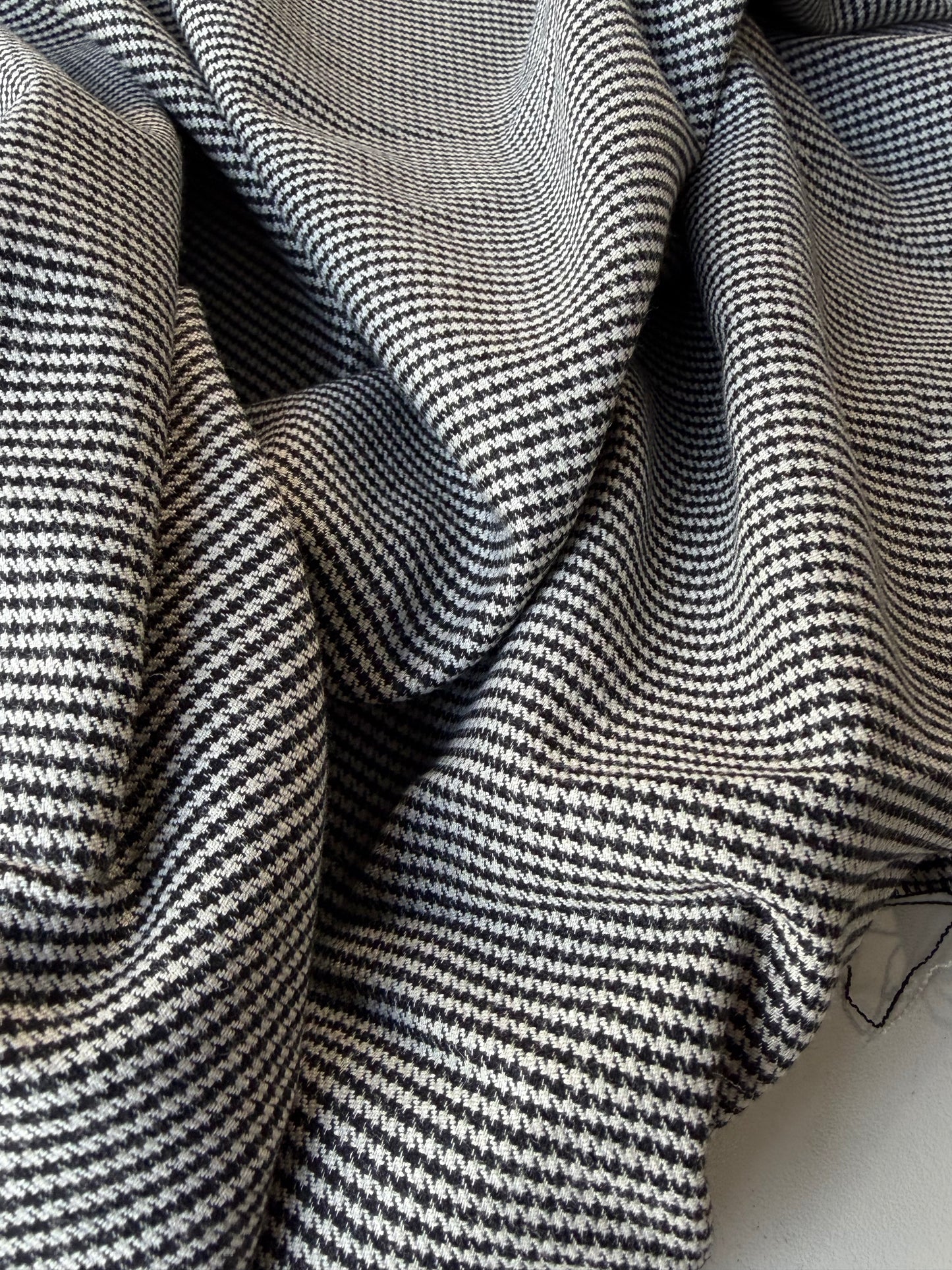 MORTY 010 black/white pied de poule stretch with wool