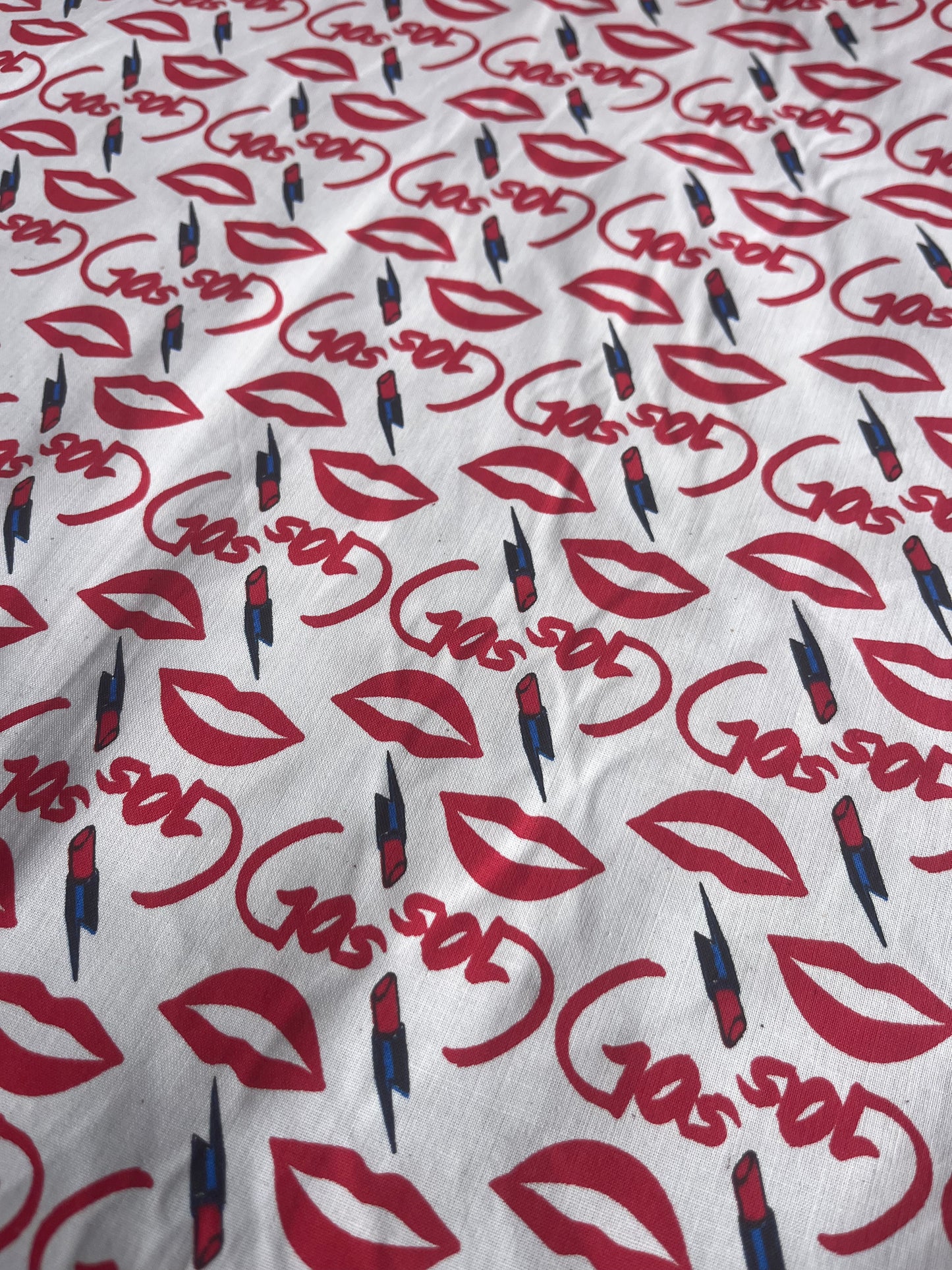 BILLY 019  poplin cotton "kissing lips"