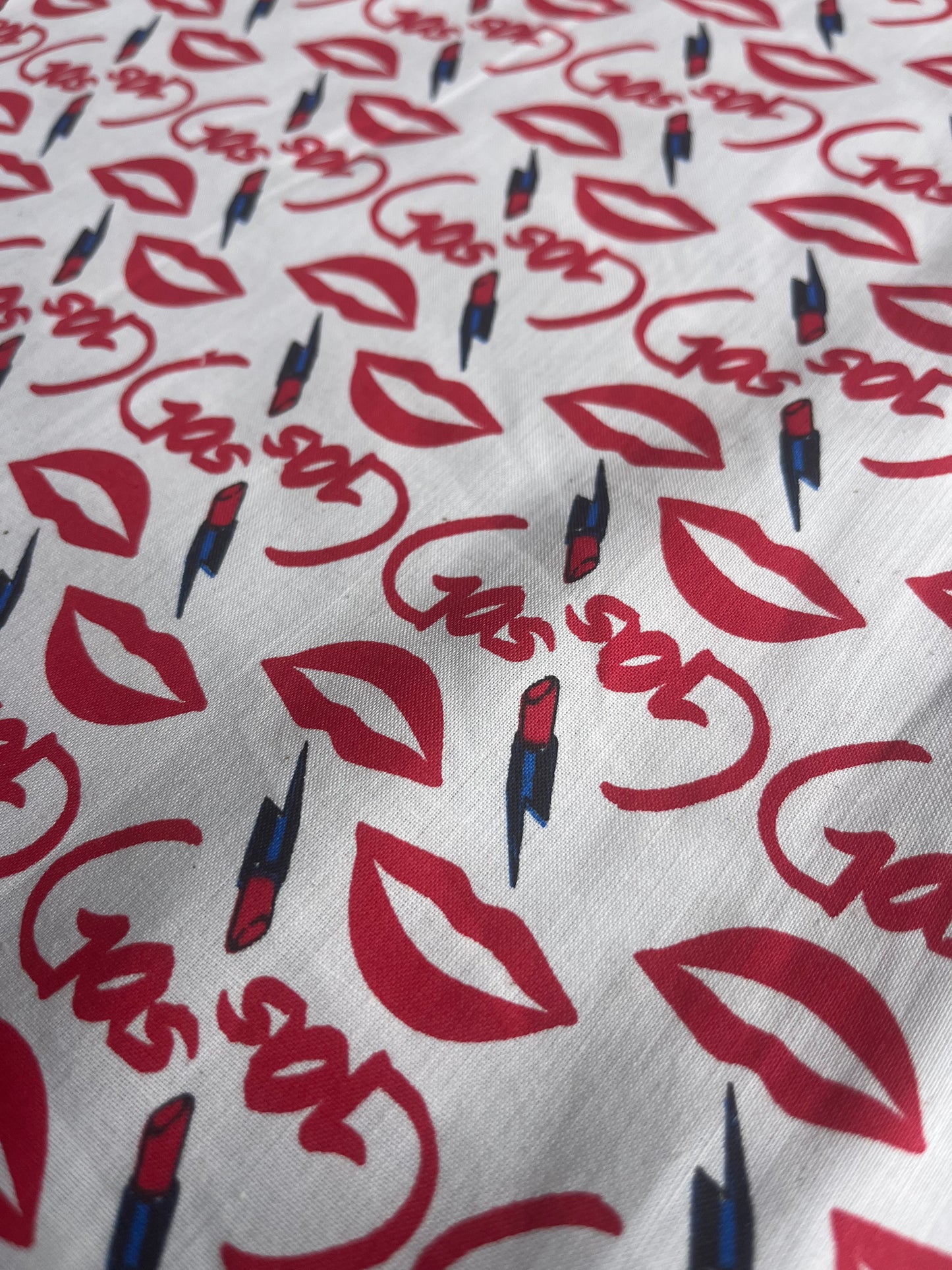 BILLY 019  poplin cotton "kissing lips"