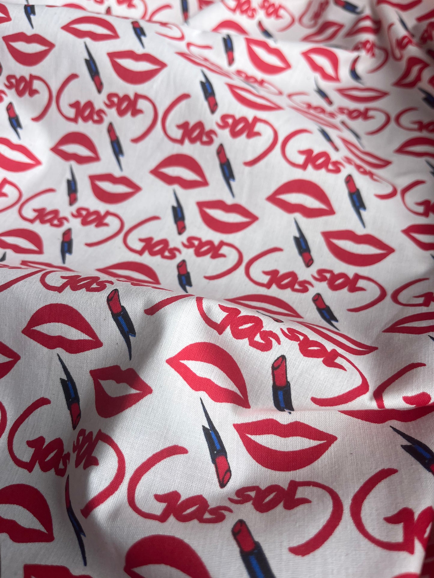 BILLY 019  poplin cotton "kissing lips"