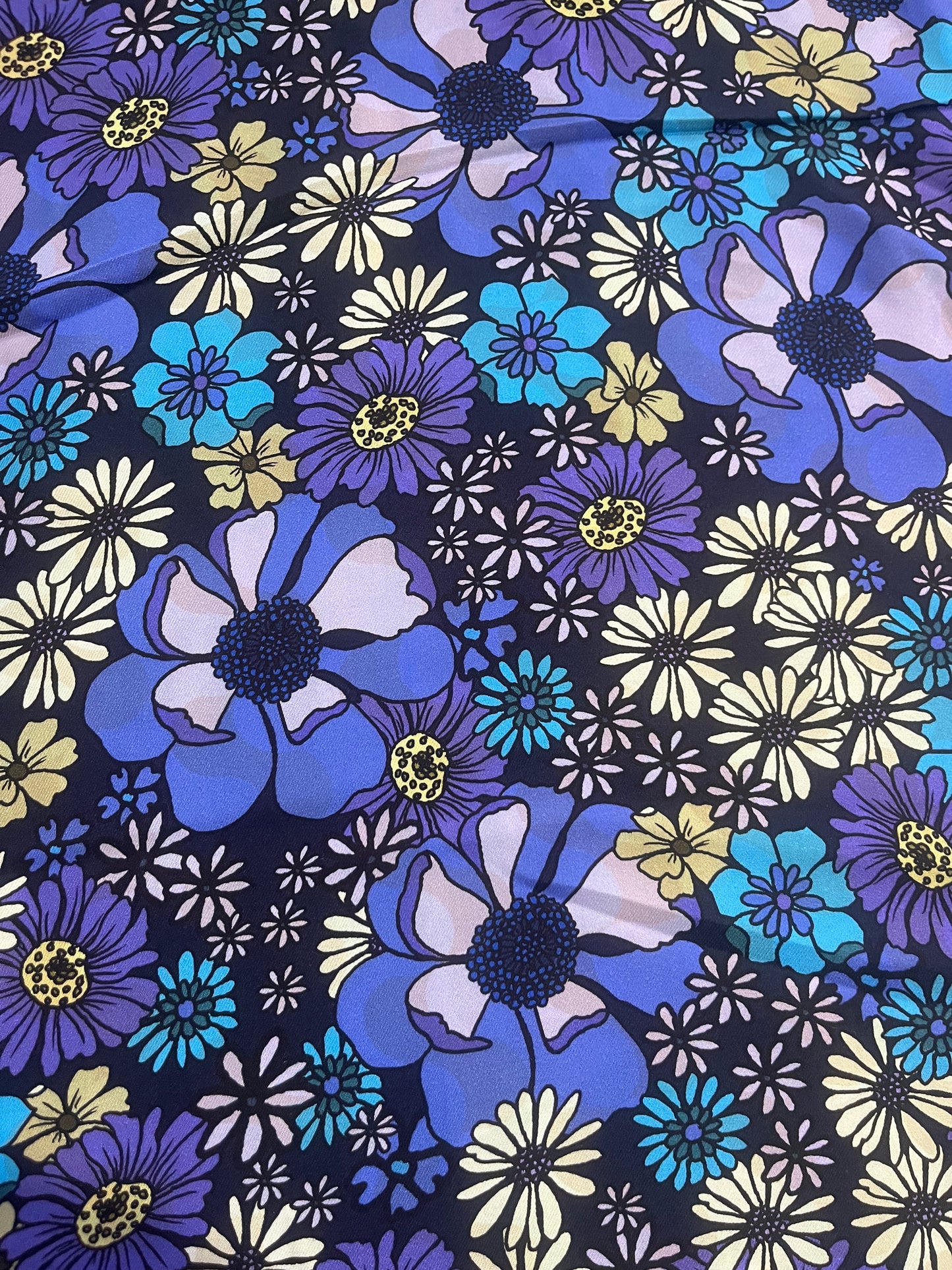 LOTTI 001 warm viscose twill flower print