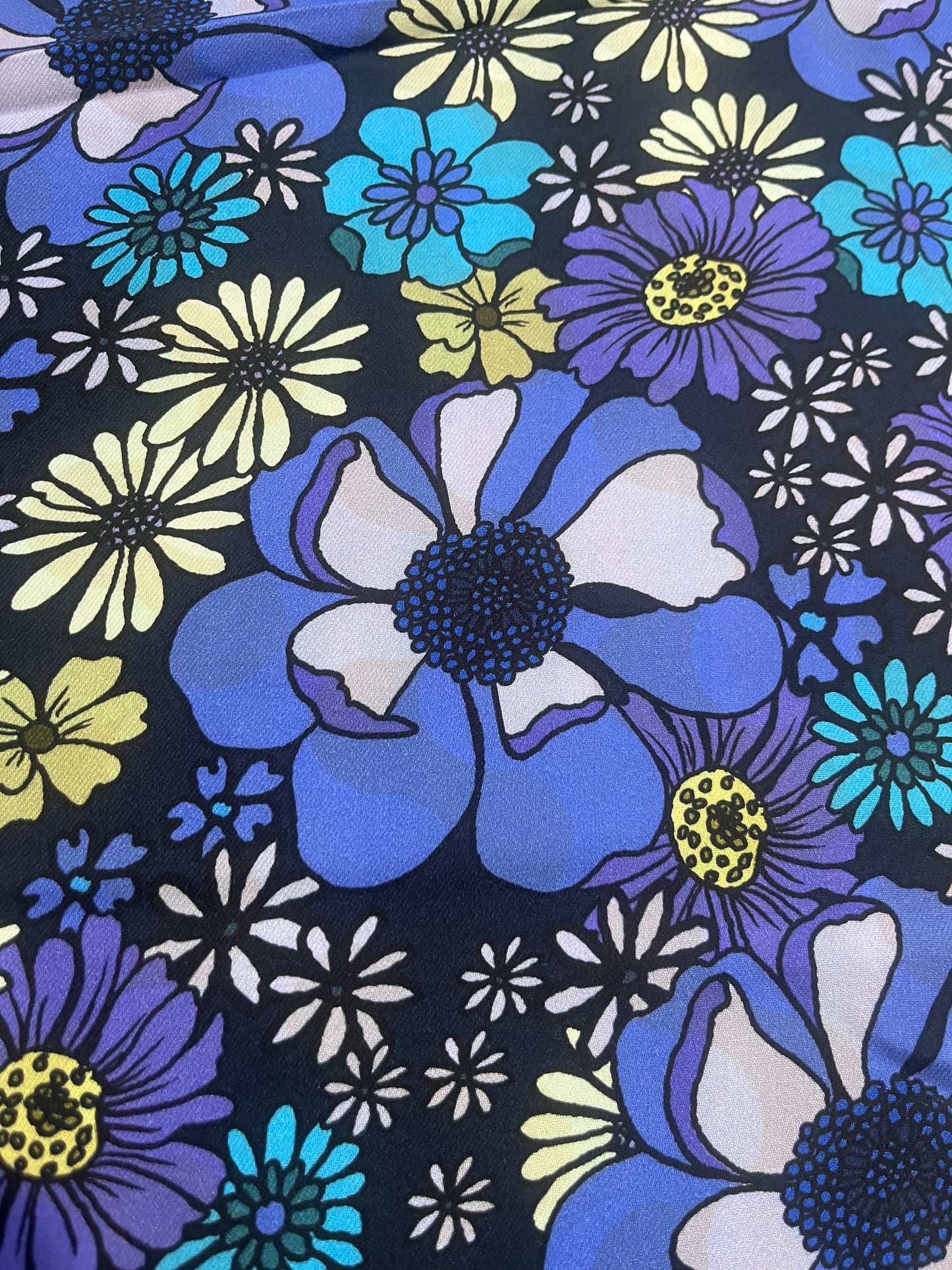 LOTTI 001 warm viscose twill flower print