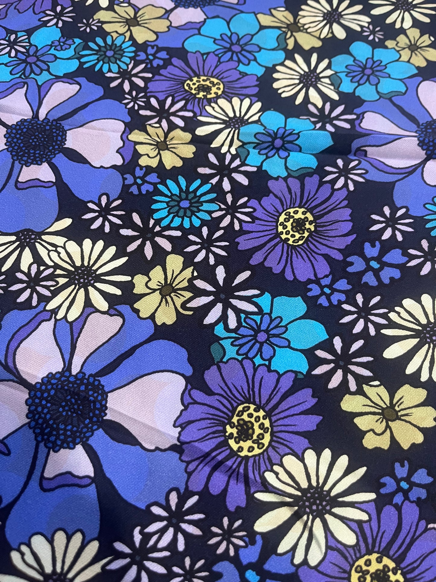 LOTTI 001 warm viscose twill flower print