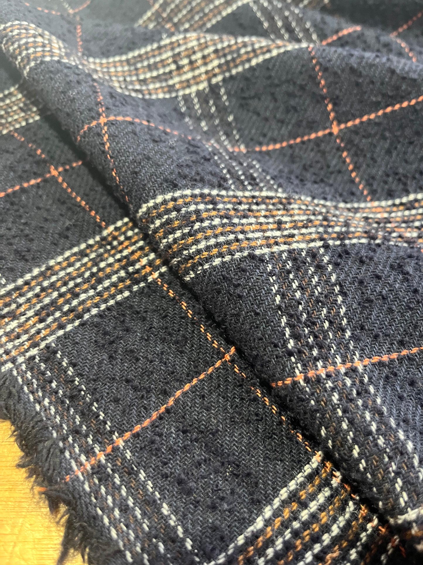 G02 wool check navy/camel