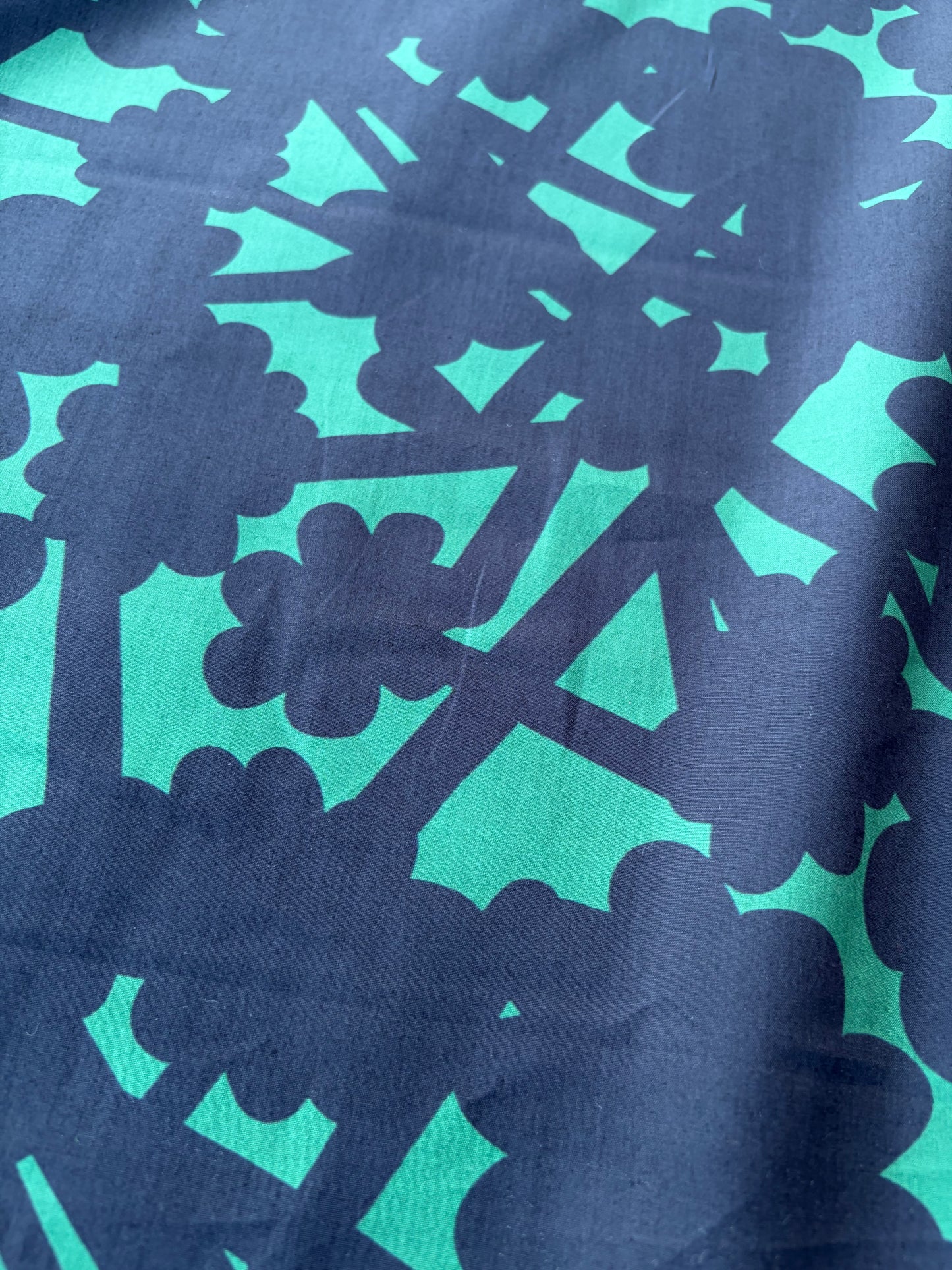 BART 013 green/navy floral print cotton poplin