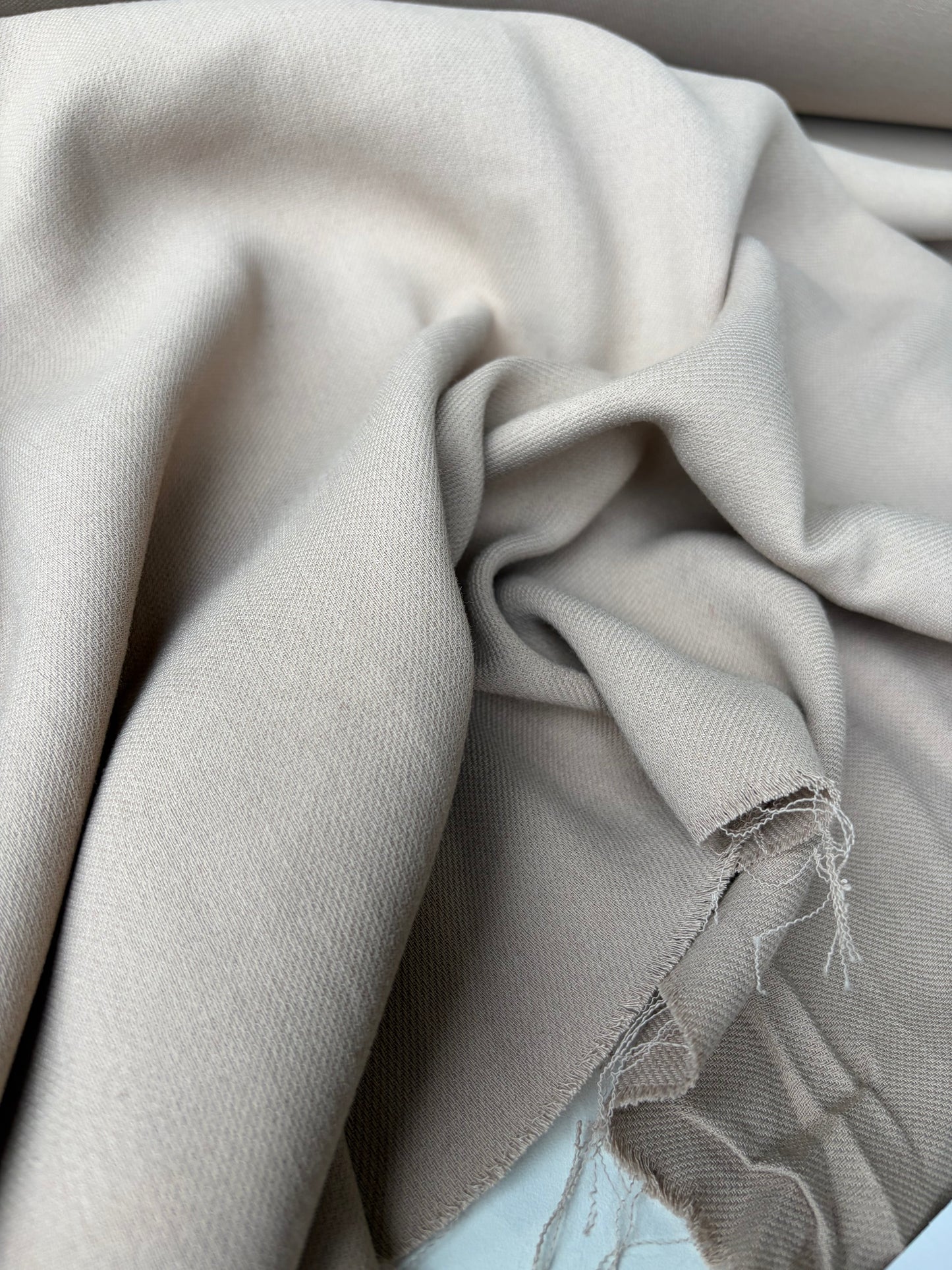 LORO 214 sand coloured viscose wool gaze Loro Piana