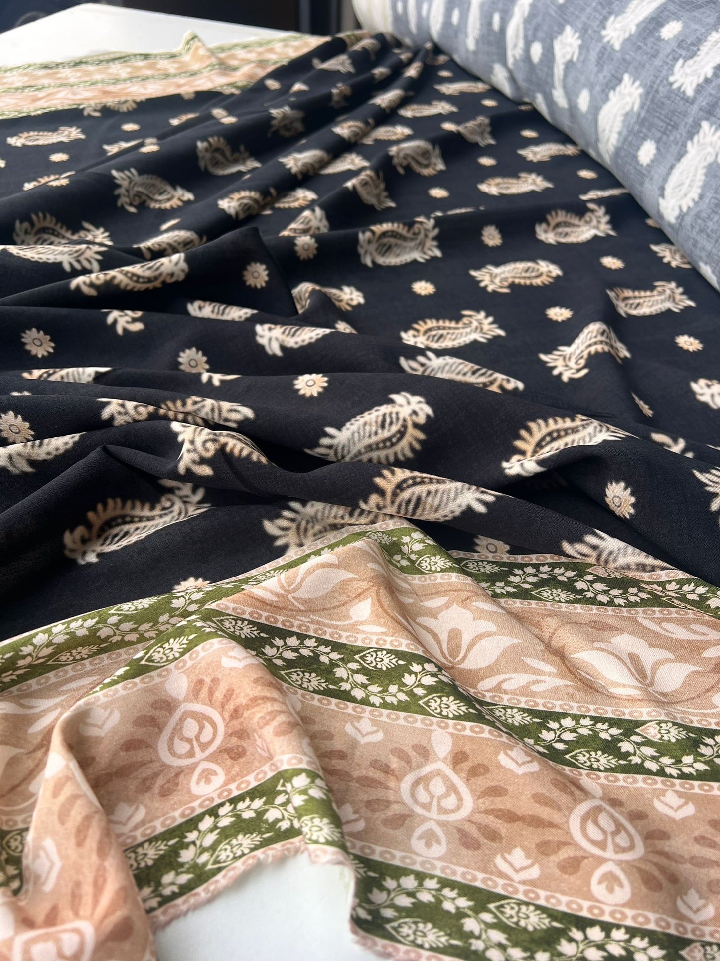 LULU 003 Double Border Paisley Cotton Voile
