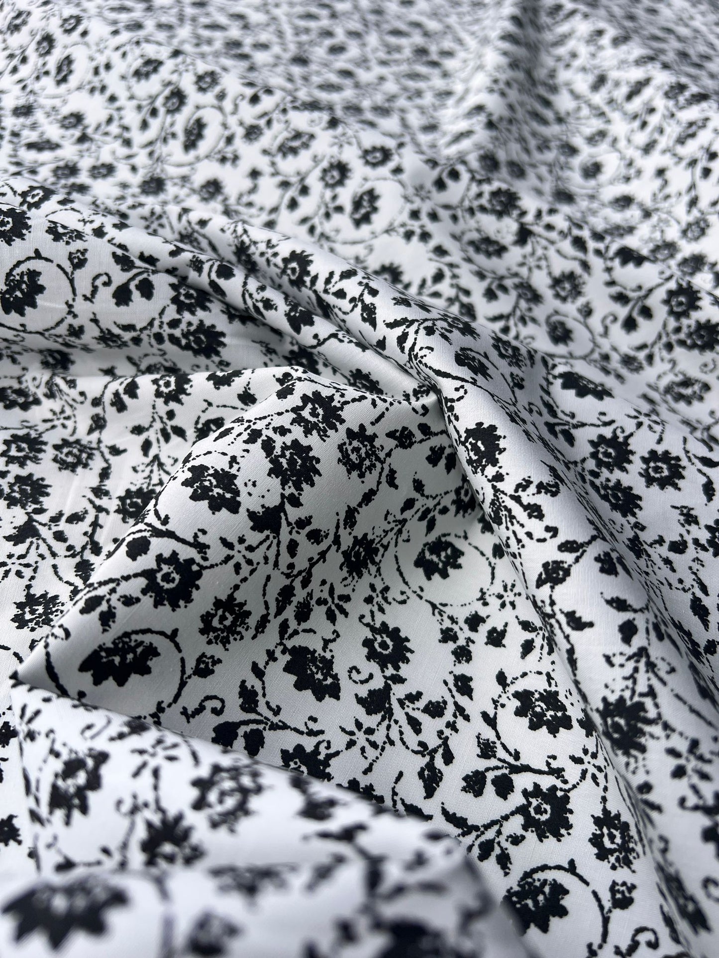 LULU 011 Cotton Poplin Floral Print Black&White