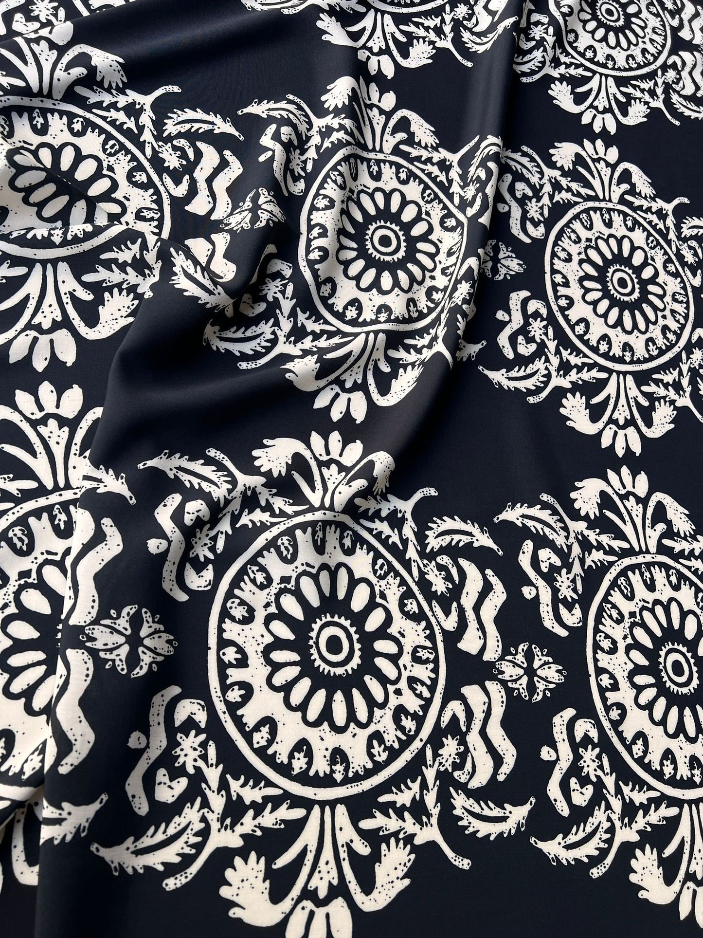 LULU 019 Viscose Medallion Print