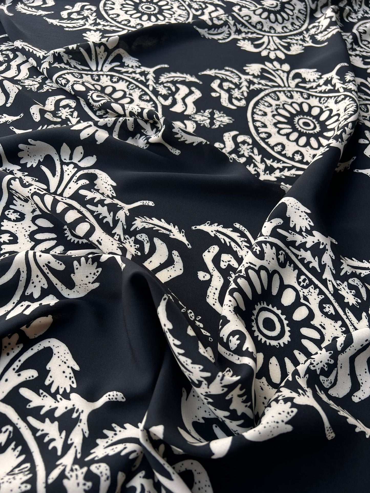 LULU 019 Viscose Medallion Print