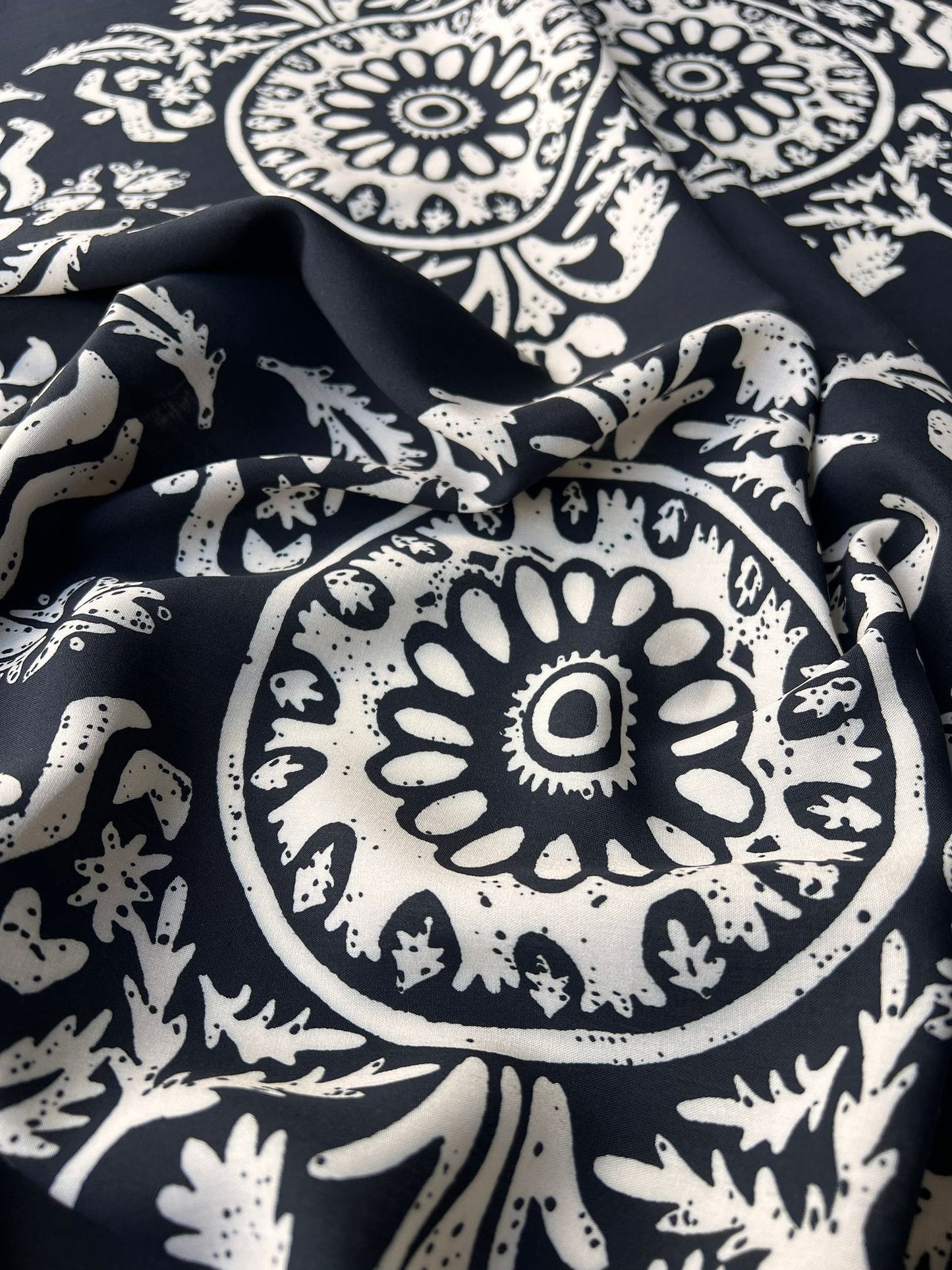 LULU 019 Viscose Medallion Print