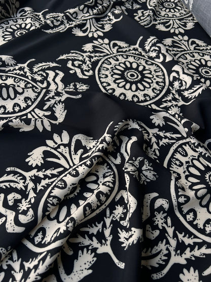 LULU 019 Viscose Medallion Print