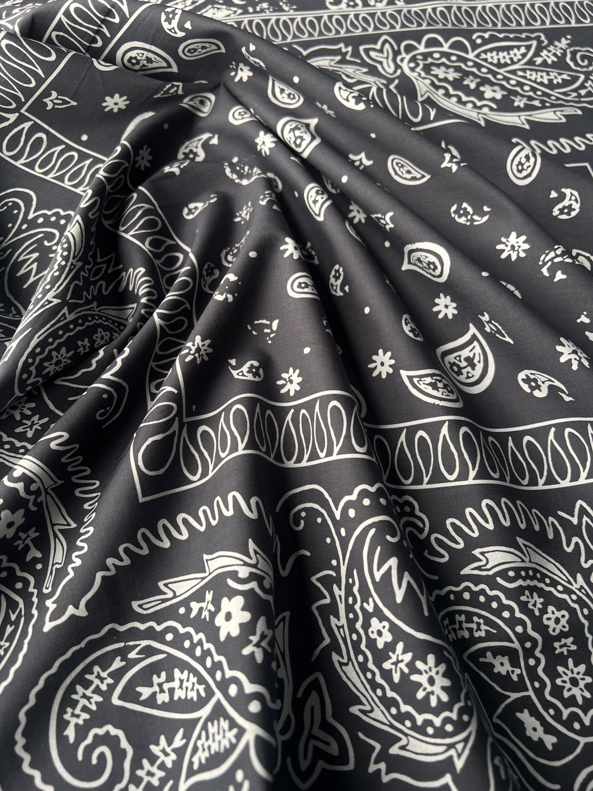 LULU 028 Papertouch Cotton Monochrome Paisley Print