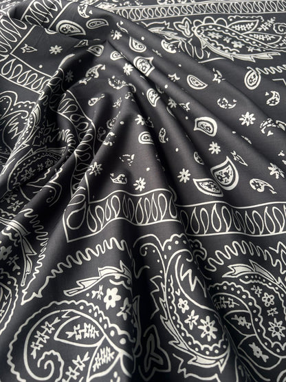 LULU 028 Papertouch Cotton Monochrome Paisley Print
