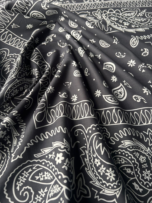 LULU 028 Papertouch Cotton Monochrome Paisley Print