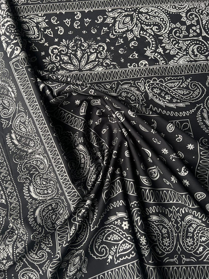 LULU 028 Papertouch Cotton Monochrome Paisley Print
